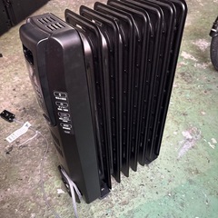 デロンギ　オイルヒーター　ブラック
の画像