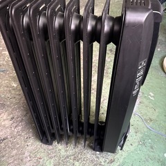 デロンギ　オイルヒーター　ブラック
の画像