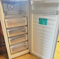 Haier(ハイアール) JF-NUF138A(W)　縦型冷凍庫の画像