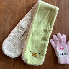 マフラーと手袋の画像
