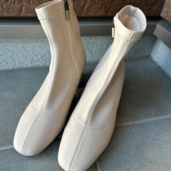 白 ブーツ 24センチ　ピンクエレファント の画像