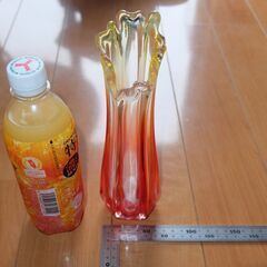 花瓶 ガラス グリーン 緑色 花器 フラワーベース 生け花 容器 入れ物の画像