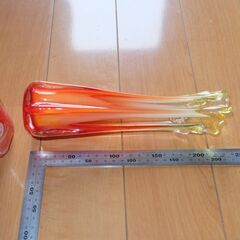 花瓶 ガラス グリーン 緑色 花器 フラワーベース 生け花 容器 入れ物の画像