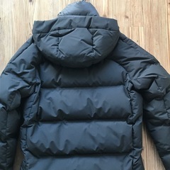 ユニクロ シームレスダウンパーカ （未使用）ブラック Sサイズ の画像