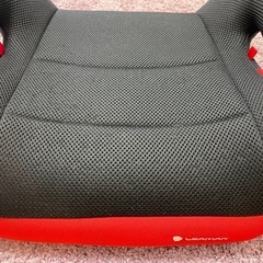 ジュニアシート　赤の画像