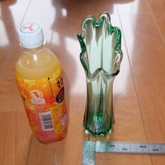 花瓶 ガラス グリーン 緑色 花器 フラワーベース 生け花 容器 入れ物の画像
