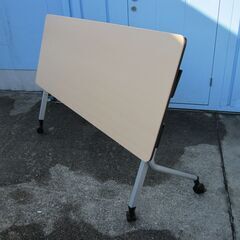 会議用テーブル　スタックテーブル　木目チーク　1500ｘ600ｘ720　プラス製の画像