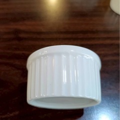 【新品未使用】ココット 皿 6セット シンプルの画像