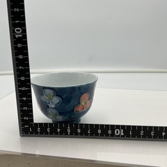 茶器５客揃　花模様が映える紺地の茶器の画像