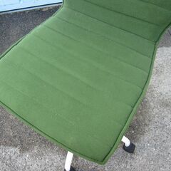 事務イス　グリーン　肘なしの画像