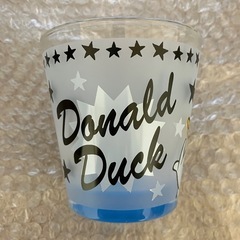 ドナルドダックのガラスコップの画像