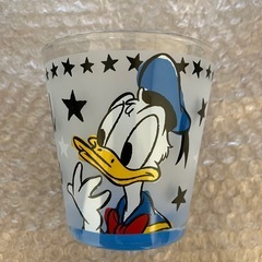 ドナルドダックのガラスコップの画像