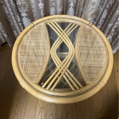 ラタン　テーブルの画像