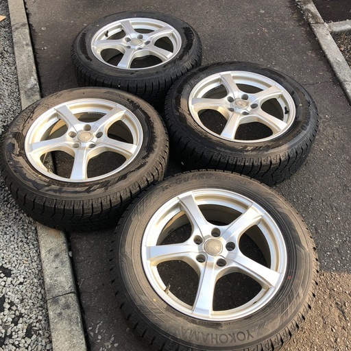 ヨコハマスタッドレスiG60　215／60R 17