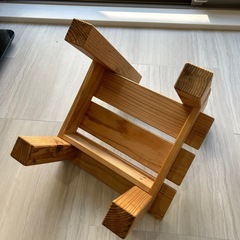 【0円】ハンドメイドの木製チェアの画像