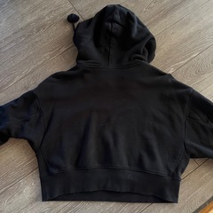 adidas ショート丈パーカーの画像