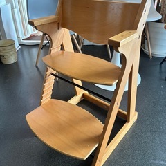 変身　子供椅子　ベビーチェア　の画像