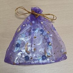 鮮やかなビーズブレスレットの画像