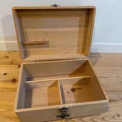 アンティーク 救急箱の画像