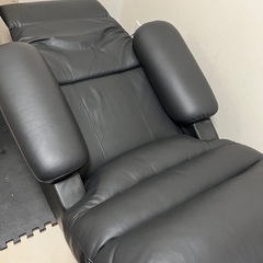 黒の電動ソファ(1人用)の画像