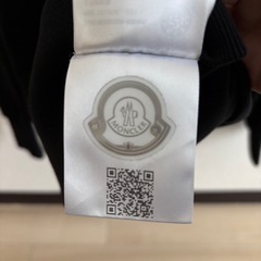 モンクレール MONCLER パーカーの画像