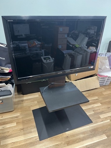 TOSHIBA  東芝⭐︎LED　REGZA 42型液晶テレビ テレビ台付