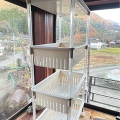 収納ラック　収納カゴ　ワゴンの画像
