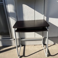 パソコンデスク
の画像