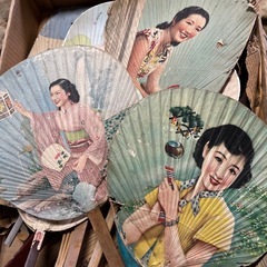 古い団扇等の画像