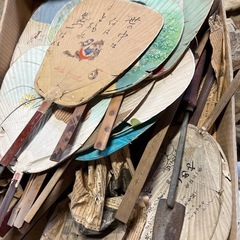 古い団扇等の画像