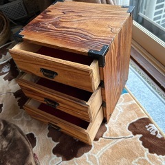 桐のミニタンスの画像