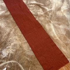 ニナリッチNina Ricciマフラー ストール ショール スカーフ赤色系無地 縦約159センチ （フリンジ含みません） 横　約30センチ フリンジ　約7センチユニセックス男女兼用レディースlady'sLADYS女性用婦人ウィメンズwomen’sの画像