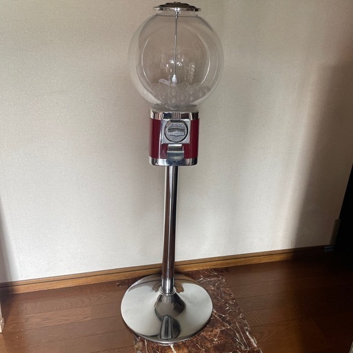 ガチャマシーン　自立型　　100円玉仕様