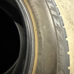 215/60r16 4本セット　ブリジストンスタッドレスの画像