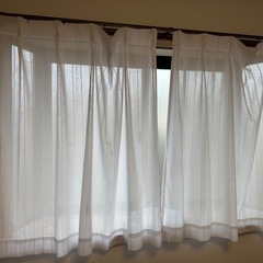 カーテン3枚の画像