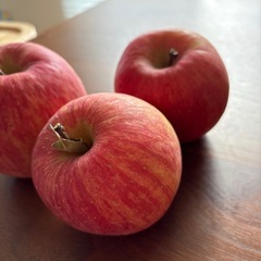 りんご　3つの画像