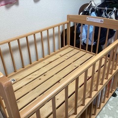 ベビーベッドの画像