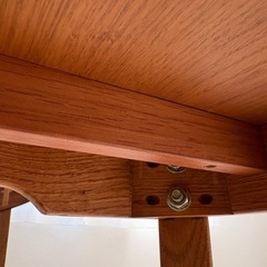 ウニコ　ラウンドテーブルの画像