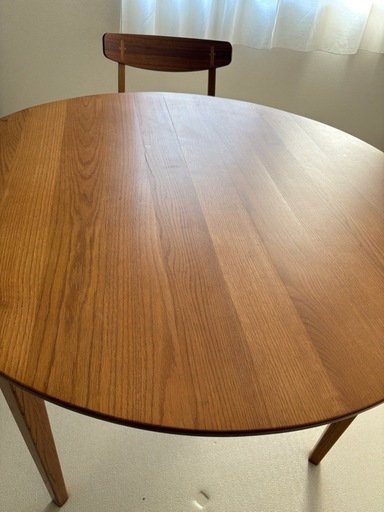 ウニコ　ラウンドテーブル