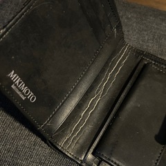 財布　ミキモト　二つ折り　黒　花柄　★新品ですが難ありのため無料★の画像