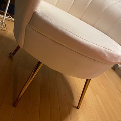 ホワイトラウンジチェア 1人掛けソファの画像