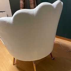 ホワイトラウンジチェア 1人掛けソファの画像