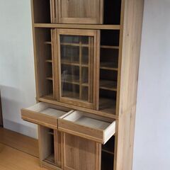 年末大掃除SALE 未使用　美品　食器棚　幅90　高さ180　ナチュラル　ガラス引戸　引出　レンジ台　引出し　棚　大量収納　天然木　キッチンストッカーの画像