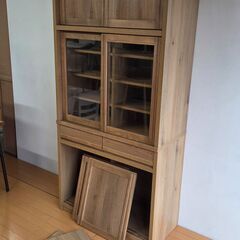 年末大掃除SALE 未使用　美品　食器棚　幅90　高さ180　ナチュラル　ガラス引戸　引出　レンジ台　引出し　棚　大量収納　天然木　キッチンストッカーの画像