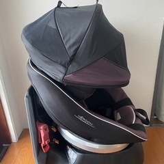 Combi チャイルドシート回転式、シートベルト固定式の画像