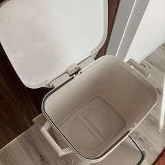 2段　ごみ箱の画像