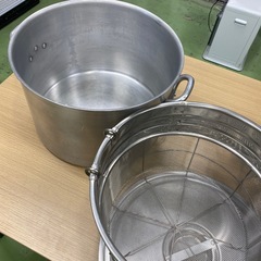 業務用両手鍋の画像
