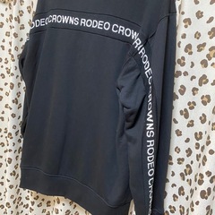 ロデオクラウンズ　パーカー　ジップ　黒　迷彩　の画像