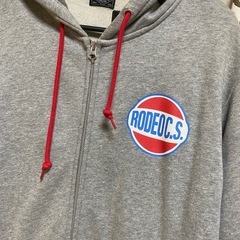 ロデオクラウンズ　パーカー　グレー✖️レッド　の画像