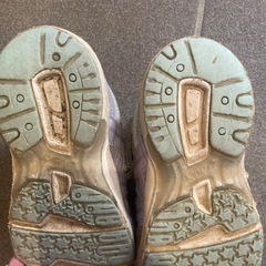 18.5 アシックスの画像